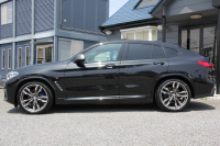 BMW X4 M40i ﾊﾟﾉﾗﾏｻﾝﾙｰﾌ ﾊｰﾏﾝｶｰﾄﾞﾝｻｳﾝﾄﾞﾍﾞﾝﾁﾚｰｼｮﾝ 360馬力 直6ﾀｰﾎﾞ全席ﾋｰﾀｰ黒革 ｱﾀﾞﾌﾟﾃｨﾌﾞMｻｽ ｱｲﾊﾞｯﾊﾛｰﾀﾞｳﾝ Mspﾌﾞﾚｰｷ 液晶ﾒｰﾀｰ 360度ｶﾒﾗ ﾀｯﾁ画面HDDﾅﾋﾞTV LEDﾍｯﾄﾞﾗｲﾄ ｵｰﾄﾊｲﾋﾞｰﾑ 電動ﾄﾗﾝｸ 専用21AW&ﾃﾞﾌ 2年保証
