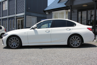 BMW 3シリーズ 320i Mｽﾎﾟｰﾂ ｺﾝﾌｫｰﾄP 1ｵｰﾅ 360度ｶﾒﾗ ｼｰﾄﾋｰﾀｰ ﾌﾙｾｸﾞTV 追従ACC ｽﾃｱﾘﾝｸﾞｻﾎﾟｰﾄ BMWﾗｲﾌﾞｺｯｸﾋﾟｯﾄﾞLEDﾍｯﾄﾞﾗｲﾄ ｵｰﾄﾊｲﾋﾞｰﾑ ﾜｲﾔﾚｽ充電 Pｱｼｽﾄ ﾊｰﾌﾚｻﾞｰ 電動ﾄﾗﾝｸ 3ｿﾞｰﾝｴｱｺﾝ ｱｯﾌﾟﾙｶｰﾌﾟﾚｲ 2年保証