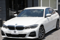 BMW 3シリーズ 320i Mｽﾎﾟｰﾂ ｺﾝﾌｫｰﾄP 1ｵｰﾅ 360度ｶﾒﾗ ｼｰﾄﾋｰﾀｰ ﾌﾙｾｸﾞTV 追従ACC ｽﾃｱﾘﾝｸﾞｻﾎﾟｰﾄ BMWﾗｲﾌﾞｺｯｸﾋﾟｯﾄﾞLEDﾍｯﾄﾞﾗｲﾄ ｵｰﾄﾊｲﾋﾞｰﾑ ﾜｲﾔﾚｽ充電 Pｱｼｽﾄ ﾊｰﾌﾚｻﾞｰ 電動ﾄﾗﾝｸ 3ｿﾞｰﾝｴｱｺﾝ ｱｯﾌﾟﾙｶｰﾌﾟﾚｲ 2年保証