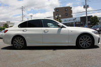 BMW 3シリーズ 320i Mｽﾎﾟｰﾂ ｺﾝﾌｫｰﾄP 1ｵｰﾅ 360度ｶﾒﾗ ｼｰﾄﾋｰﾀｰ ﾌﾙｾｸﾞTV 追従ACC ｽﾃｱﾘﾝｸﾞｻﾎﾟｰﾄ BMWﾗｲﾌﾞｺｯｸﾋﾟｯﾄﾞLEDﾍｯﾄﾞﾗｲﾄ ｵｰﾄﾊｲﾋﾞｰﾑ ﾜｲﾔﾚｽ充電 Pｱｼｽﾄ ﾊｰﾌﾚｻﾞｰ 電動ﾄﾗﾝｸ 3ｿﾞｰﾝｴｱｺﾝ ｱｯﾌﾟﾙｶｰﾌﾟﾚｲ 2年保証