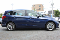 BMW 2シリーズ 218d ｸﾞﾗﾝﾂｱﾗｰ ﾗｸﾞｼﾞｭｱﾘｰ 後期 ﾌｪｲｽﾘﾌﾄ後 3列7人乗り ADｱｸﾃｨﾌﾞｾｰﾌﾃｨ&ｺﾝﾌｫｰﾄP 追従ACC HUD 受注生産OPｵｲｽﾀｰﾚｻﾞｰ 電動ﾄﾗﾝｸ LEDﾍｯﾄﾞﾗｲﾄ ﾒﾓﾘｰ付電動ｼｰﾄ ﾀｯﾁ画面HDDﾅﾋﾞﾊﾟｰｷﾝｸﾞｱｼｽﾄ 2年保証