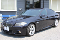 BMW 5シリーズ 535i Mｽﾎﾟｰﾂ 直6ﾀｰﾎﾞN55B30Aｴﾝｼﾞﾝ 306馬力 下取車 禁煙車 ﾋｰﾀｰ黒革 ｵﾌﾟｼｮﾝ19AW iﾄﾞﾗｲﾌﾞHDDﾅﾋﾞBluetoothｵｰﾃﾞｨｵ ﾌﾙｾｸﾞTV Bｶﾒﾗ ﾊﾟﾄﾞﾙｼﾌﾄ 専用ｴｱﾛ 8速AT ｸﾙｺﾝ LEDﾘﾝｸﾞｷｾﾉﾝ ﾐﾗｰETC ｺﾝﾌｫｰﾄｱｸｾｽ 2年保証