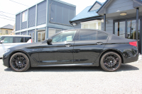 BMW 5シリーズ 530i ｴﾃﾞｨｼｮﾝﾐｯｼｮﾝｲﾝﾎﾟｯｼﾌﾞﾙ 特別仕様車 高出力 ﾅｲﾄﾌﾞﾙｰﾚｻﾞｰ ｱﾀﾞﾌﾟﾃｨﾌﾞｻｽ HUD ﾊｰﾏﾝｶｰﾄﾞﾝ 追従ACC ｽﾃｱﾘﾝｸﾞｻﾎﾟｰﾄ ﾀｯﾁ画面HDDﾅﾋﾞTV LEDﾍｯﾄﾞﾗｲﾄ ｵｰﾄﾊｲﾋﾞｰﾑ 電動ﾄﾗﾝｸ 360度ｶﾒﾗ 全席ﾋｰﾀｰ ﾌﾞﾗｯｸ19AW 2年保証