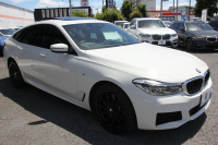 BMW 6シリーズ 630i ｸﾞﾗﾝﾂｰﾘｽﾓ Mｽﾎﾟｰﾂ ｾﾚｸﾄ&ｲﾉﾍﾞｰｼｮﾝP ﾊﾟﾉﾗﾏｻﾝﾙｰﾌ 全席ﾋｰﾀｰ黒革 ﾊｰﾏﾝｶｰﾄﾞﾝｻﾗｳﾝﾄﾞﾘｱｼｰﾄ可倒調整 ﾃﾞｨｽﾌﾟﾚｲｷｰ ﾘﾓｰﾄP LEDﾍｯﾄﾞﾗｲﾄ 360度ｶﾒﾗ HUD 追従ACC ﾜｲﾔﾚｽ充電 4ｿﾞｰﾝｴｱｺﾝ Rolfhartge20AW 2年保証