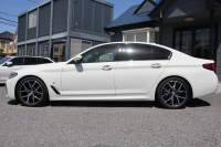 BMW 5シリーズ 523d Xdrive Mｽﾎﾟｰﾂ ｴﾃﾞｨｼｮﾝｼﾞｮｲﾌﾟﾗｽ 後期 1ｵ-ﾅ ﾋｰﾀｰ黒革 LEDﾍｯﾄﾞﾗｲﾄ ｵｰﾄﾊｲﾋﾞｰﾑ 360度ｶﾒﾗ BMWﾗｲﾌﾞｺｯｸﾋﾟｯﾄ ﾀｯﾁ画面HDDﾅﾋﾞｱｯﾌﾟﾙｶｰﾌﾟﾚｲ 追従ACC HUD 電動ﾄﾗﾝｸ ｱｲﾊﾞｯﾊｻｽ 2年保証