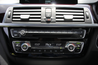 BMW 3シリーズ 320d ｾﾚﾌﾞﾚｰｼｮﾝｴﾃﾞｨｼｮﾝ ｽﾀｲﾙｴｯｼﾞ限定車 後期 8C新ｴﾝｼﾞﾝ 燃費21.4km/L ｾﾝｻﾃｯｸﾚｻﾞｰ ｼｰﾄﾋｰﾀｰ 専用ｸﾞﾚｰ18AW LEDﾍｯﾄﾞﾗｲﾄ&ﾃｰﾙ 追従ACC 衝突軽減ﾌﾞﾚｰｷ ﾚｰﾝﾁｪﾝｼﾞ警告 ﾌﾞﾗｯｸｸﾞﾘﾙ HDDﾅﾋﾞ2年保証