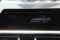 BMW 3シリーズ 320i Mｽﾎﾟｰﾂ ﾃﾞﾋﾞｭｰ&ｺﾝﾌｫｰﾄP 1ｵｰﾅ ﾋｰﾀｰ黒革 専用ﾌﾞﾙｰｽﾃｯﾁ 19AW 360度ｶﾒﾗ 追従ACC ｽﾃｱﾘﾝｸﾞｻﾎﾟｰﾄ LEDﾍｯﾄﾞﾗｲﾄ 電動ﾄﾗﾝｸ ｱｯﾌﾟﾙｶｰﾌﾟﾚｲ ﾀｯﾁ画面HDDﾅﾋﾞﾜｲﾔﾚｽ充電 hi-fiｽﾋﾟｰｶｰ 2年保証