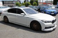 BMW 7シリーズ 740i ﾌﾟﾗｽP ｴﾅｼﾞｰEVOﾎﾞﾃﾞｨｷｯﾄ&20AW ｻﾝﾙｰﾌ 全席ﾋｰﾀｰ黒革 ﾃﾞｨｽﾌﾟﾚｲｷｰ LEDﾍｯﾄﾞﾗｲﾄ ﾊｰﾏﾝｶｰﾄﾞﾝ ﾏｯｻｰｼﾞ&ﾍﾞﾝﾁﾚｰｼｮﾝ HUD 追従ACC ｽﾃｱｻﾎﾟｰﾄ 液晶ﾒｰﾀｰ ﾀｯﾁ画面ﾅﾋﾞ360度ｶﾒﾗ ｿﾌﾄｸﾛｰｽﾞﾄﾞｱ 電動ﾄﾗﾝｸ 2年保証