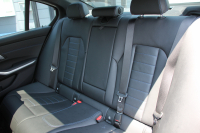 BMW 3シリーズ 330i Mｽﾎﾟｰﾂ ﾃﾞﾋﾞｭｰ&ｺﾝﾌｫｰﾄP ｻﾝﾙｰﾌ 258馬力 ﾋｰﾀｰ黒革 専用青ｽﾃｯﾁ 追従ACC ｽﾃｱｻﾎﾟｰﾄ ｵﾌﾟｼｮﾝ19AW Mｽﾎﾟｰﾂﾌﾞﾚｰｷ LEDﾍｯﾄﾞﾗｲﾄ ｵｰﾄﾊｲﾋﾞｰﾑ 360度ｶﾒﾗ 電動ﾄﾗﾝｸ Hi-fiｽﾋﾟｰｶｰ ﾗｲﾌﾞｺｯｸﾋﾟｯﾄﾞﾌﾞﾗｯｸｷﾄﾞﾆｰｸﾞﾘﾙ 2年保証