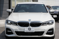 BMW 3シリーズ 320i Mｽﾎﾟｰﾂ ｺﾝﾌｫｰﾄP ｼｰﾄﾋｰﾀｰ 追従ACC ｽﾃｱﾘﾝｸﾞｻﾎﾟｰﾄ BMWﾗｲﾌﾞｺｯｸﾋﾟｯﾄﾞLEDﾍｯﾄﾞﾗｲﾄ ｵｰﾄﾊｲﾋﾞｰﾑ ﾜｲﾔﾚｽ充電 ｱﾝﾋﾞｴﾝﾄﾗｲﾄ ﾊｰﾌﾚｻﾞｰ 電動ﾄﾗﾝｸ 3ｿﾞｰﾝｴｱｺﾝ ｱｯﾌﾟﾙｶｰﾌﾟﾚｲ ﾀｯﾁ画面HDDﾅﾋﾞ2年保証