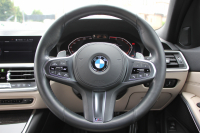 BMW 3シリーズ 320i ｼﾄﾘﾝﾌﾞﾗｯｸｴﾃﾞｨｼｮﾝ 首都圏限定88台 ﾊｲﾗｲﾝ ｵｲｽﾀｰﾚｻﾞｰ ｼｰﾄﾋｰﾀｰ ｺﾝﾌｫｰﾄP 電動ﾄﾗﾝｸ Hi-fiｽﾋﾟｰｶｰ 360度ｶﾒﾗ 19AW 追従ACC ｽﾃｱﾘﾝｸﾞｻﾎﾟｰﾄ ｱｯﾌﾟﾙｶｰﾌﾟﾚｲ ﾀｯﾁ画面HDDﾅﾋﾞLEDﾍｯﾄﾞﾗｲﾄ ｵｰﾄﾊｲﾋﾞｰﾑ 2年保証