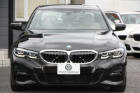 BMW 3シリーズ 320i ｼﾄﾘﾝﾌﾞﾗｯｸｴﾃﾞｨｼｮﾝ 首都圏限定88台 ﾊｲﾗｲﾝ ｵｲｽﾀｰﾚｻﾞｰ ｼｰﾄﾋｰﾀｰ ｺﾝﾌｫｰﾄP 電動ﾄﾗﾝｸ Hi-fiｽﾋﾟｰｶｰ 360度ｶﾒﾗ 19AW 追従ACC ｽﾃｱﾘﾝｸﾞｻﾎﾟｰﾄ ｱｯﾌﾟﾙｶｰﾌﾟﾚｲ ﾀｯﾁ画面HDDﾅﾋﾞLEDﾍｯﾄﾞﾗｲﾄ ｵｰﾄﾊｲﾋﾞｰﾑ 2年保証