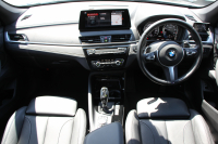 BMW X1 Xdrive18d Mｽﾎﾟｰﾂ ﾊｲﾗｲﾝ ｺﾝﾌｫｰﾄP 後期 ﾌｪｲｽﾘﾌﾄ後 ﾋｰﾀｰ黒革 Mｼｰﾄﾍﾞﾙﾄ ﾜｲﾔﾚｽ充電 電動ｼｰﾄ LEDﾍｯﾄﾞﾗｲﾄ 追従ACC ﾀｯﾁﾊﾟﾈﾙ対応HDDﾅﾋﾞ新ﾒｰﾀｰ Bluetooth接続 Pｱｼｽﾄ 電動ﾄﾗﾝｸ 衝突軽減ﾌﾞﾚｰｷ 車線逸脱警告 歩行者警告 2年保証