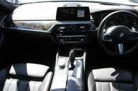 BMW 5シリーズ 540i Xdrive ﾂｰﾘﾝｸﾞMｽﾎﾟｰﾂ ﾃﾞﾋﾞｭｰP 直6ﾀｰﾎﾞ340馬力 4WD 全席ﾋｰﾀｰ黒革 HUD ｿﾌﾄｸﾛｰｽﾞﾄﾞｱ ｼﾞｪｽﾁｬｰC 追従ACC ｽﾃｱﾘﾝｸﾞｻﾎﾟｰﾄ 液晶ﾒｰﾀｰ 専用ｱﾀﾞﾌﾟﾃｨﾌﾞｻｽ LEDﾍｯﾄﾞﾗｲﾄ ｵｰﾄﾊｲﾋﾞｰﾑ 電動ﾄﾗﾝｸ 360度ｶﾒﾗ ﾀｯﾁ画面HDDﾅﾋﾞ2年保証