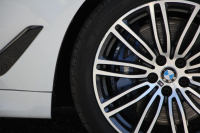 BMW 5シリーズ 540i Xdrive ﾂｰﾘﾝｸﾞMｽﾎﾟｰﾂ ﾃﾞﾋﾞｭｰP 直6ﾀｰﾎﾞ340馬力 4WD 全席ﾋｰﾀｰ黒革 HUD ｿﾌﾄｸﾛｰｽﾞﾄﾞｱ ｼﾞｪｽﾁｬｰC 追従ACC ｽﾃｱﾘﾝｸﾞｻﾎﾟｰﾄ 液晶ﾒｰﾀｰ 専用ｱﾀﾞﾌﾟﾃｨﾌﾞｻｽ LEDﾍｯﾄﾞﾗｲﾄ ｵｰﾄﾊｲﾋﾞｰﾑ 電動ﾄﾗﾝｸ 360度ｶﾒﾗ ﾀｯﾁ画面HDDﾅﾋﾞ2年保証