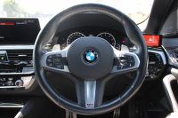 BMW 5シリーズ 530i ﾂｰﾘﾝｸﾞMｽﾎﾟｰﾂ ｾﾚｸﾄP 型式変更後｢ABA-JT20｣ 252馬力 ﾊﾟﾉﾗﾏｻﾝﾙｰﾌ ﾊｰﾏﾝｶｰﾄﾞﾝ 4ｿﾞｰﾝｴｱｺﾝ 全席ﾋｰﾀｰ黒革 HUD 追従ACC ｽﾃｱﾘﾝｸﾞｻﾎﾟｰﾄ 変更後全面液晶ﾒｰﾀｰ ﾀｯﾁ画面HDDﾅﾋﾞTV 360度ｶﾒﾗ 2年保証