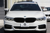 BMW 5シリーズ 530i ﾂｰﾘﾝｸﾞMｽﾎﾟｰﾂ ｾﾚｸﾄP 型式変更後｢ABA-JT20｣ 252馬力 ﾊﾟﾉﾗﾏｻﾝﾙｰﾌ ﾊｰﾏﾝｶｰﾄﾞﾝ 4ｿﾞｰﾝｴｱｺﾝ 全席ﾋｰﾀｰ黒革 HUD 追従ACC ｽﾃｱﾘﾝｸﾞｻﾎﾟｰﾄ 変更後全面液晶ﾒｰﾀｰ ﾀｯﾁ画面HDDﾅﾋﾞTV 360度ｶﾒﾗ 2年保証