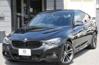 BMW 3シリーズ 320d Xdrive ｸﾞﾗﾝﾂｰﾘｽﾓ Mｽﾎﾟｰﾂ 後期 新ｴﾝｼﾞﾝ 4WD ﾋｰﾀｰ黒革 LEDﾍｯﾄﾞﾗｲﾄ&ﾃｰﾙ 追従ACC ﾚｰﾝﾁｪﾝｼﾞ警告 衝突軽減ﾌﾞﾚｰｷ 車線逸脱警告 歩行者警告 TOPﾋﾞｭｰ&ｻｲﾄﾞﾋﾞｭｰｶﾒﾗ ﾀｯﾁ画面HDDﾅﾋﾞ電動ﾄﾗﾝｸ 19AW 2年保証