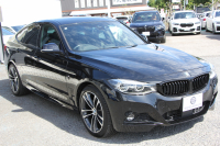BMW 3シリーズ 320d Xdrive ｸﾞﾗﾝﾂｰﾘｽﾓ Mｽﾎﾟｰﾂ 後期 新ｴﾝｼﾞﾝ 4WD ﾋｰﾀｰ黒革 LEDﾍｯﾄﾞﾗｲﾄ&ﾃｰﾙ 追従ACC ﾚｰﾝﾁｪﾝｼﾞ警告 衝突軽減ﾌﾞﾚｰｷ 車線逸脱警告 歩行者警告 TOPﾋﾞｭｰ&ｻｲﾄﾞﾋﾞｭｰｶﾒﾗ ﾀｯﾁ画面HDDﾅﾋﾞ電動ﾄﾗﾝｸ 19AW 2年保証