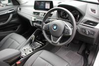 BMW X1 Xdrive18d Xﾗｲﾝ ｴﾃﾞｨｼｮﾝｼﾞｮｲﾌﾟﾗｽ ﾊｲﾗｲﾝ&ｺﾝﾌｫｰﾄP 後期 ﾌｪｲｽﾘﾌﾄ後 真珠色 ﾋｰﾀｰ黒革 追従ACC LEDﾍｯﾄﾞﾗｲﾄ 電動ﾄﾗﾝｸ ﾀｯﾁ画面HDDﾅﾋﾞ衝突軽減ﾌﾞﾚｰｷ 車線逸脱警告 歩行者警告 専用18AW ｳｯﾄﾞﾊﾟﾈﾙ 2年保証