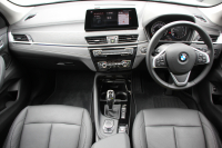 BMW X1 Xdrive18d Xﾗｲﾝ ｴﾃﾞｨｼｮﾝｼﾞｮｲﾌﾟﾗｽ ﾊｲﾗｲﾝ&ｺﾝﾌｫｰﾄP 後期 ﾌｪｲｽﾘﾌﾄ後 真珠色 ﾋｰﾀｰ黒革 追従ACC LEDﾍｯﾄﾞﾗｲﾄ 電動ﾄﾗﾝｸ ﾀｯﾁ画面HDDﾅﾋﾞ衝突軽減ﾌﾞﾚｰｷ 車線逸脱警告 歩行者警告 専用18AW ｳｯﾄﾞﾊﾟﾈﾙ 2年保証