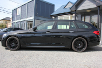 BMW 5シリーズ 523i ﾂｰﾘﾝｸﾞｴﾃﾞｨｼｮﾝﾐｯｼｮﾝｲﾝﾎﾟｯｼﾌﾞﾙ 特別仕様車 ﾅｲﾄﾌﾞﾙｰﾚｻﾞｰ HUD ﾊｰﾏﾝｶｰﾄﾞﾝ 追従ACC ｽﾃｱﾘﾝｸﾞｻﾎﾟｰﾄ ﾀｯﾁ画面HDDﾅﾋﾞTV LEDﾍｯﾄﾞﾗｲﾄ ｵｰﾄﾊｲﾋﾞｰﾑ 電動ﾄﾗﾝｸ 360度ｶﾒﾗ 全席ﾋｰﾀｰ ﾌﾞﾗｯｸ19AW 2年保証