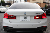 BMW 5シリーズ 530i Mｽﾎﾟｰﾂ 型式変更後｢JR20｣ 252馬力 全席ﾋｰﾀｰ黒革 HUD 追従ACC ｽﾃｱﾘﾝｸﾞｻﾎﾟｰﾄ 変更後全面液晶ﾒｰﾀｰ LEDﾍｯﾄﾞﾗｲﾄ ｵｰﾄﾊｲﾋﾞｰﾑ ﾀｯﾁ画面HDDﾅﾋﾞTV 360度ｶﾒﾗ Mspﾌﾞﾚｰｷ 19AW 電動ﾄﾗﾝｸ 専用ｴｱﾛ 2年保証