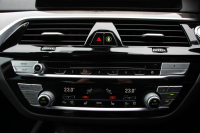 BMW 5シリーズ 523d ﾗｸﾞｼﾞｭｱﾘｰ ｾﾚｸﾄP ｻﾝﾙｰﾌ 全席ﾋｰﾀｰ黒革 ﾊｰﾏﾝｶｰﾄﾞﾝｻﾗｳﾝﾄﾞ4ｿﾞｰﾝｴｱｺﾝ HUD 追従ACC ｽﾃｱﾘﾝｸﾞｻﾎﾟｰﾄ ﾀｯﾁ画面HDDﾅﾋﾞTV 360度ｶﾒﾗ 電動ﾄﾗﾝｸ LEDﾍｯﾄﾞﾗｲﾄ ｵｰﾄﾊｲﾋﾞｰﾑ 電動ﾄﾗﾝｸ ｸﾛｰﾑﾗｲﾝ 2年保証