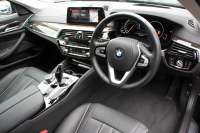 BMW 5シリーズ 523d ﾗｸﾞｼﾞｭｱﾘｰ ｾﾚｸﾄP ｻﾝﾙｰﾌ 全席ﾋｰﾀｰ黒革 ﾊｰﾏﾝｶｰﾄﾞﾝｻﾗｳﾝﾄﾞ4ｿﾞｰﾝｴｱｺﾝ HUD 追従ACC ｽﾃｱﾘﾝｸﾞｻﾎﾟｰﾄ ﾀｯﾁ画面HDDﾅﾋﾞTV 360度ｶﾒﾗ 電動ﾄﾗﾝｸ LEDﾍｯﾄﾞﾗｲﾄ ｵｰﾄﾊｲﾋﾞｰﾑ 電動ﾄﾗﾝｸ ｸﾛｰﾑﾗｲﾝ 2年保証