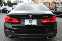 BMW 5シリーズ 530i ｴﾃﾞｨｼｮﾝﾐｯｼｮﾝｲﾝﾎﾟｯｼﾌﾞﾙ 特別仕様車 252馬力 ﾅｲﾄﾌﾞﾙｰﾚｻﾞｰ ｱﾀﾞﾌﾟﾃｨﾌﾞｻｽ ﾊｰﾏﾝｶｰﾄﾞﾝ HUD 追従ACC ｽﾃｱﾘﾝｸﾞｻﾎﾟｰﾄ ﾀｯﾁ画面HDDﾅﾋﾞTV LEDﾍｯﾄﾞﾗｲﾄ ｵｰﾄﾊｲﾋﾞｰﾑ 電動ﾄﾗﾝｸ 360度ｶﾒﾗ 全席ﾋｰﾀｰ 専用ﾌﾞﾗｯｸ19AW 2年保証