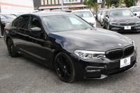 BMW 5シリーズ 530i ｴﾃﾞｨｼｮﾝﾐｯｼｮﾝｲﾝﾎﾟｯｼﾌﾞﾙ 特別仕様車 252馬力 ﾅｲﾄﾌﾞﾙｰﾚｻﾞｰ ｱﾀﾞﾌﾟﾃｨﾌﾞｻｽ ﾊｰﾏﾝｶｰﾄﾞﾝ HUD 追従ACC ｽﾃｱﾘﾝｸﾞｻﾎﾟｰﾄ ﾀｯﾁ画面HDDﾅﾋﾞTV LEDﾍｯﾄﾞﾗｲﾄ ｵｰﾄﾊｲﾋﾞｰﾑ 電動ﾄﾗﾝｸ 360度ｶﾒﾗ 全席ﾋｰﾀｰ 専用ﾌﾞﾗｯｸ19AW 2年保証