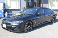 BMW 8シリーズ 840i ｸﾞﾗﾝｸｰﾍﾟMｽﾎﾟｰﾂ ﾊﾟﾉﾗﾏｻﾝﾙｰﾌ indiviﾒﾘﾉﾚｻﾞｰ ﾅｲﾄﾌﾞﾙｰ&ﾌﾞﾗｯｸﾚｻﾞｰ ﾚｰｻﾞｰﾗｲﾄ ｵﾌﾟｼｮﾝ20AW ﾊｰﾏﾝｶｰﾄﾞﾝｻｳﾝﾄﾞｸﾘｽﾀﾙﾌｨﾆｯｼｭ 360度ｶﾒﾗ 追従ACC HUD 全席ﾋｰﾀｰ ﾌﾛﾝﾄﾍﾞﾝﾁﾚｰｼｮﾝ ｿﾌﾄｸﾛｰｽﾞﾄﾞｱ 2年保証