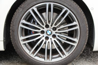 BMW 5シリーズ 530i ﾂｰﾘﾝｸﾞMｽﾎﾟｰﾂ ｾﾚｸﾄP 1ｵｰﾅ 型式変更後｢ABA-JT20｣ 252馬力 ﾊﾟﾉﾗﾏｻﾝﾙｰﾌ ﾊｰﾏﾝｶｰﾄﾞﾝ 4ｿﾞｰﾝｴｱｺﾝ 全席ﾋｰﾀｰ黒革 HUD 追従ACC ｽﾃｱﾘﾝｸﾞｻﾎﾟｰﾄ 変更後全面液晶ﾒｰﾀｰ ﾀｯﾁ画面HDDﾅﾋﾞTV 360度ｶﾒﾗ 2年保証