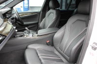 BMW 5シリーズ 530i ﾂｰﾘﾝｸﾞMｽﾎﾟｰﾂ ｾﾚｸﾄP 1ｵｰﾅ 型式変更後｢ABA-JT20｣ 252馬力 ﾊﾟﾉﾗﾏｻﾝﾙｰﾌ ﾊｰﾏﾝｶｰﾄﾞﾝ 4ｿﾞｰﾝｴｱｺﾝ 全席ﾋｰﾀｰ黒革 HUD 追従ACC ｽﾃｱﾘﾝｸﾞｻﾎﾟｰﾄ 変更後全面液晶ﾒｰﾀｰ ﾀｯﾁ画面HDDﾅﾋﾞTV 360度ｶﾒﾗ 2年保証