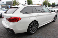 BMW 5シリーズ 530i ﾂｰﾘﾝｸﾞMｽﾎﾟｰﾂ ｾﾚｸﾄP 1ｵｰﾅ 型式変更後｢ABA-JT20｣ 252馬力 ﾊﾟﾉﾗﾏｻﾝﾙｰﾌ ﾊｰﾏﾝｶｰﾄﾞﾝ 4ｿﾞｰﾝｴｱｺﾝ 全席ﾋｰﾀｰ黒革 HUD 追従ACC ｽﾃｱﾘﾝｸﾞｻﾎﾟｰﾄ 変更後全面液晶ﾒｰﾀｰ ﾀｯﾁ画面HDDﾅﾋﾞTV 360度ｶﾒﾗ 2年保証