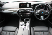 BMW 5シリーズ 523d Mｽﾎﾟｰﾂ ﾊｲﾗｲﾝ 全席ﾋｰﾀｰ黒革 HUD ｶﾀﾛｸﾞ燃費21.5km/L 追従ACC ｽﾃｱﾘﾝｸﾞｻﾎﾟｰﾄ LEDﾍｯﾄﾞﾗｲﾄ ｵｰﾄﾊｲﾋﾞｰﾑ 液晶ﾒｰﾀｰ 360度ｶﾒﾗ ﾀｯﾁ画面HDDﾅﾋﾞTV 専用ｴｱﾛ 19AW 電動ﾄﾗﾝｸ ｽﾏｰﾄｷｰ ﾊﾟﾄﾞﾙｼﾌﾄ 2年保証