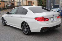 BMW 5シリーズ 523i Mｽﾎﾟｰﾂ ﾊｲﾗｲﾝ ｲﾉﾍﾞｰｼｮﾝP ｻﾝﾙｰﾌ 全席ﾋｰﾀｰ黒革 ﾃﾞｨｽﾌﾟﾚｲｷｰ HUD ｼﾞｪｽﾁｬｰC ﾜｲﾔﾚｽ充電 追従ACC ｽﾃｱﾘﾝｸﾞｻﾎﾟｰﾄ ﾀｯﾁ画面HDDﾅﾋﾞTV LEDﾍｯﾄﾞﾗｲﾄ ｵｰﾄﾊｲﾋﾞｰﾑ 360度ｶﾒﾗ 19AW 電動ﾄﾗﾝｸ 2年保証