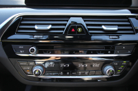 BMW 5シリーズ 523d ｴﾃﾞｨｼｮﾝﾐｯｼｮﾝｲﾝﾎﾟｯｼﾌﾞﾙ 特別仕様車 ﾊｰﾏﾝｶｰﾄﾞﾝｻﾗｳﾝﾄﾞHUD 専用ﾌﾞﾗｯｸ19AW ﾌﾞﾗｯｸｷﾄﾞﾆｰｸﾞﾘﾙ 追従ACC ｽﾃｱﾘﾝｸﾞｻﾎﾟｰﾄ 360度ｶﾒﾗ Pｱｼｽﾄ ﾀｯﾁ画面HDDﾅﾋﾞTV LEDﾍｯﾄﾞﾗｲﾄ ｵｰﾄﾊｲﾋﾞｰﾑ 電動ﾄﾗﾝｸ 2年保証