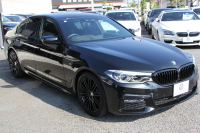 BMW 5シリーズ 523d ｴﾃﾞｨｼｮﾝﾐｯｼｮﾝｲﾝﾎﾟｯｼﾌﾞﾙ 特別仕様車 ﾊｰﾏﾝｶｰﾄﾞﾝｻﾗｳﾝﾄﾞHUD 専用ﾌﾞﾗｯｸ19AW ﾌﾞﾗｯｸｷﾄﾞﾆｰｸﾞﾘﾙ 追従ACC ｽﾃｱﾘﾝｸﾞｻﾎﾟｰﾄ 360度ｶﾒﾗ Pｱｼｽﾄ ﾀｯﾁ画面HDDﾅﾋﾞTV LEDﾍｯﾄﾞﾗｲﾄ ｵｰﾄﾊｲﾋﾞｰﾑ 電動ﾄﾗﾝｸ 2年保証