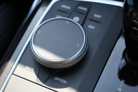 BMW 3シリーズ 320i Mｽﾎﾟｰﾂ ﾃﾞﾋﾞｭｰ&ｺﾝﾌｫｰﾄP ﾋｰﾀｰ黒革 専用ﾌﾞﾙｰｽﾃｯﾁ 19AW 追従ACC ｽﾃｱﾘﾝｸﾞｻﾎﾟｰﾄ LEDﾍｯﾄﾞﾗｲﾄ ｵｰﾄﾊｲﾋﾞｰﾑ 電動ﾄﾗﾝｸ ｱｯﾌﾟﾙｶｰﾌﾟﾚｲ ﾌﾙｾｸﾞTV  ﾀｯﾁ画面HDDﾅﾋﾞﾜｲﾔﾚｽ充電 Hi-fiｽﾋﾟｰｶｰ Pｱｼｽﾄ 専用ｴｱﾛ 2年保証