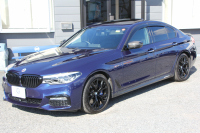 BMW 5シリーズ 530i Mｽﾎﾟｰﾂ 252馬力 1ｵﾅ ｻﾝﾙｰﾌ 全席ﾋｰﾀｰ黒革 ﾌﾞﾗｯｸ19AW Mspﾌﾞﾚｰｷ 追従ACC ｽﾃｱﾘﾝｸﾞｻﾎﾟｰﾄ LEDﾍｯﾄﾞﾗｲﾄ ﾊｲﾋﾞｰﾑｱｼｽﾄ ﾀｯﾁ画面HDDﾅﾋﾞTV 360度ｶﾒﾗ Pｱｼｽﾄﾌﾟﾗｽ 電動ﾄﾗﾝｸ 専用ｴｱﾛ ﾊﾟﾄﾞﾙｼﾌﾄ 2年保証