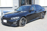 BMW 3シリーズ 320d Xdrive Mｽﾎﾟｰﾂ ﾊｲﾗｲﾝ ｲﾉﾍﾞｰｼｮﾝP ｺﾝﾌｫｰﾄP 4WD ｺﾆｬｯｸﾚｻﾞｰ ｼｰﾄﾋｰﾀｰ ﾚｰｻﾞｰﾗｲﾄ HUD ｼﾞｪｽﾁｬｰC ｵﾌﾟｼｮﾝ19AW 360度ｶﾒﾗ BMWﾗｲﾌﾞｺｯｸﾋﾟｯﾄﾞﾀｯﾁ画面HDDﾅﾋﾞApplecarplay ﾜｲﾔﾚｽ充電 ｵｰﾄﾊｲﾋﾞｰﾑ 追従ACC 電動ﾄﾗﾝｸ 2年保証