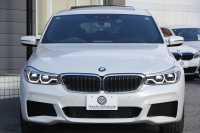 BMW 6シリーズ 630i ｸﾞﾗﾝﾂｰﾘｽﾓ Mｽﾎﾟｰﾂ ｾﾚｸﾄP 1ｵﾅ 真珠色 ﾊﾟﾉﾗﾏｻﾝﾙｰﾌ 全席ﾋｰﾀｰ黒革 ﾘｱｼｰﾄ電動可倒調整 ﾊｰﾏﾝｶｰﾄﾞﾝｻﾗｳﾝﾄﾞ4ｿﾞｰﾝｴｱｺﾝ 追従ACC HUD LEDﾍｯﾄﾞﾗｲﾄ 360度ｶﾒﾗ ﾀｯﾁ画面HDDﾅﾋﾞ電動ﾄﾗﾝｸ Mｽﾎﾟｰﾂﾌﾞﾚ-ｷ 2年保証