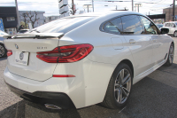 BMW 6シリーズ 630i ｸﾞﾗﾝﾂｰﾘｽﾓ Mｽﾎﾟｰﾂ ｾﾚｸﾄP 1ｵﾅ 真珠色 ﾊﾟﾉﾗﾏｻﾝﾙｰﾌ 全席ﾋｰﾀｰ黒革 ﾘｱｼｰﾄ電動可倒調整 ﾊｰﾏﾝｶｰﾄﾞﾝｻﾗｳﾝﾄﾞ4ｿﾞｰﾝｴｱｺﾝ 追従ACC HUD LEDﾍｯﾄﾞﾗｲﾄ 360度ｶﾒﾗ ﾀｯﾁ画面HDDﾅﾋﾞ電動ﾄﾗﾝｸ Mｽﾎﾟｰﾂﾌﾞﾚ-ｷ 2年保証