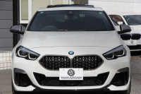 BMW 2シリーズ M235i Xdrive ｸﾞﾗﾝｸｰﾍﾟﾃﾞﾋﾞｭｰP 306馬力 4WD ﾊﾟﾉﾗﾏｻﾝﾙｰﾌ ｼｰﾄﾋｰﾀｰ Mｽﾎﾟｰﾂｼｰﾄ Mｼｰﾄﾍﾞﾙﾄ ｱﾀﾞﾌﾟﾃｨﾌﾞｻｽ 追従ACC LEDﾍｯﾄﾞﾗｲﾄ 専用18AW Mspﾌﾞﾚｰｷ Applecarplay ﾀｯﾁ画面HDDﾅﾋﾞPｱｼｽﾄ ﾜｲﾔﾚｽ充電 2年保証