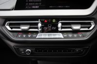 BMW 2シリーズ M235i Xdrive ｸﾞﾗﾝｸｰﾍﾟﾃﾞﾋﾞｭｰP 306馬力 4WD ﾊﾟﾉﾗﾏｻﾝﾙｰﾌ ｼｰﾄﾋｰﾀｰ Mｽﾎﾟｰﾂｼｰﾄ Mｼｰﾄﾍﾞﾙﾄ ｱﾀﾞﾌﾟﾃｨﾌﾞｻｽ 追従ACC LEDﾍｯﾄﾞﾗｲﾄ 専用18AW Mspﾌﾞﾚｰｷ Applecarplay ﾀｯﾁ画面HDDﾅﾋﾞPｱｼｽﾄ ﾜｲﾔﾚｽ充電 2年保証