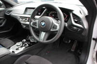 BMW 2シリーズ M235i Xdrive ｸﾞﾗﾝｸｰﾍﾟﾃﾞﾋﾞｭｰP 306馬力 4WD ﾊﾟﾉﾗﾏｻﾝﾙｰﾌ ｼｰﾄﾋｰﾀｰ Mｽﾎﾟｰﾂｼｰﾄ Mｼｰﾄﾍﾞﾙﾄ ｱﾀﾞﾌﾟﾃｨﾌﾞｻｽ 追従ACC LEDﾍｯﾄﾞﾗｲﾄ 専用18AW Mspﾌﾞﾚｰｷ Applecarplay ﾀｯﾁ画面HDDﾅﾋﾞPｱｼｽﾄ ﾜｲﾔﾚｽ充電 2年保証
