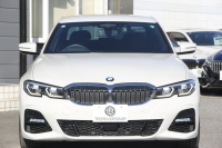 BMW 3シリーズ 320d Xdrive Mｽﾎﾟｰﾂ ｲﾉﾍﾞｰｼｮﾝP ﾃﾞﾋﾞｭｰP ｺﾝﾌｫｰﾄP 4WD ﾋｰﾀｰ黒革  BMWﾚｰｻﾞｰﾗｲﾄ HUD ｼﾞｪｽﾁｬｰC 追従ACC ｽﾃｱﾘﾝｸﾞｻﾎﾟｰﾄ ｱｯﾌﾟﾙｶｰﾌﾟﾚｲ ﾀｯﾁ画面HDDﾅﾋﾞBMWﾗｲﾌﾞｺｯｸﾋﾟｯﾄﾞ電動ﾄﾗﾝｸ Hi-fiｽﾋﾟｰｶｰ 2年保証