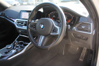 BMW 3シリーズ 320d Xdrive Mｽﾎﾟｰﾂ ｲﾉﾍﾞｰｼｮﾝP ﾃﾞﾋﾞｭｰP ｺﾝﾌｫｰﾄP 4WD ﾋｰﾀｰ黒革  BMWﾚｰｻﾞｰﾗｲﾄ HUD ｼﾞｪｽﾁｬｰC 追従ACC ｽﾃｱﾘﾝｸﾞｻﾎﾟｰﾄ ｱｯﾌﾟﾙｶｰﾌﾟﾚｲ ﾀｯﾁ画面HDDﾅﾋﾞBMWﾗｲﾌﾞｺｯｸﾋﾟｯﾄﾞ電動ﾄﾗﾝｸ Hi-fiｽﾋﾟｰｶｰ 2年保証