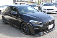 BMW 2シリーズ M235i Xdrive ｸﾞﾗﾝｸｰﾍﾟﾃﾞﾋﾞｭｰP 306馬力 4WD ﾋｰﾀｰ黒革 Mｽﾎﾟｰﾂｼｰﾄ Mｼｰﾄﾍﾞﾙﾄ ｱﾀﾞﾌﾟﾃｨﾌﾞｻｽ 追従ACC 3Ddesignﾌﾛﾝﾄｽﾎﾟｲﾗｰ MPerformance18AW&ｽﾃｱﾘﾝｸﾞｱｯﾌﾟﾙｶｰﾌﾟﾚｲ LEDﾍｯﾄﾞﾗｲﾄ ｵｰﾄﾊｲﾋﾞｰﾑ 2年保証